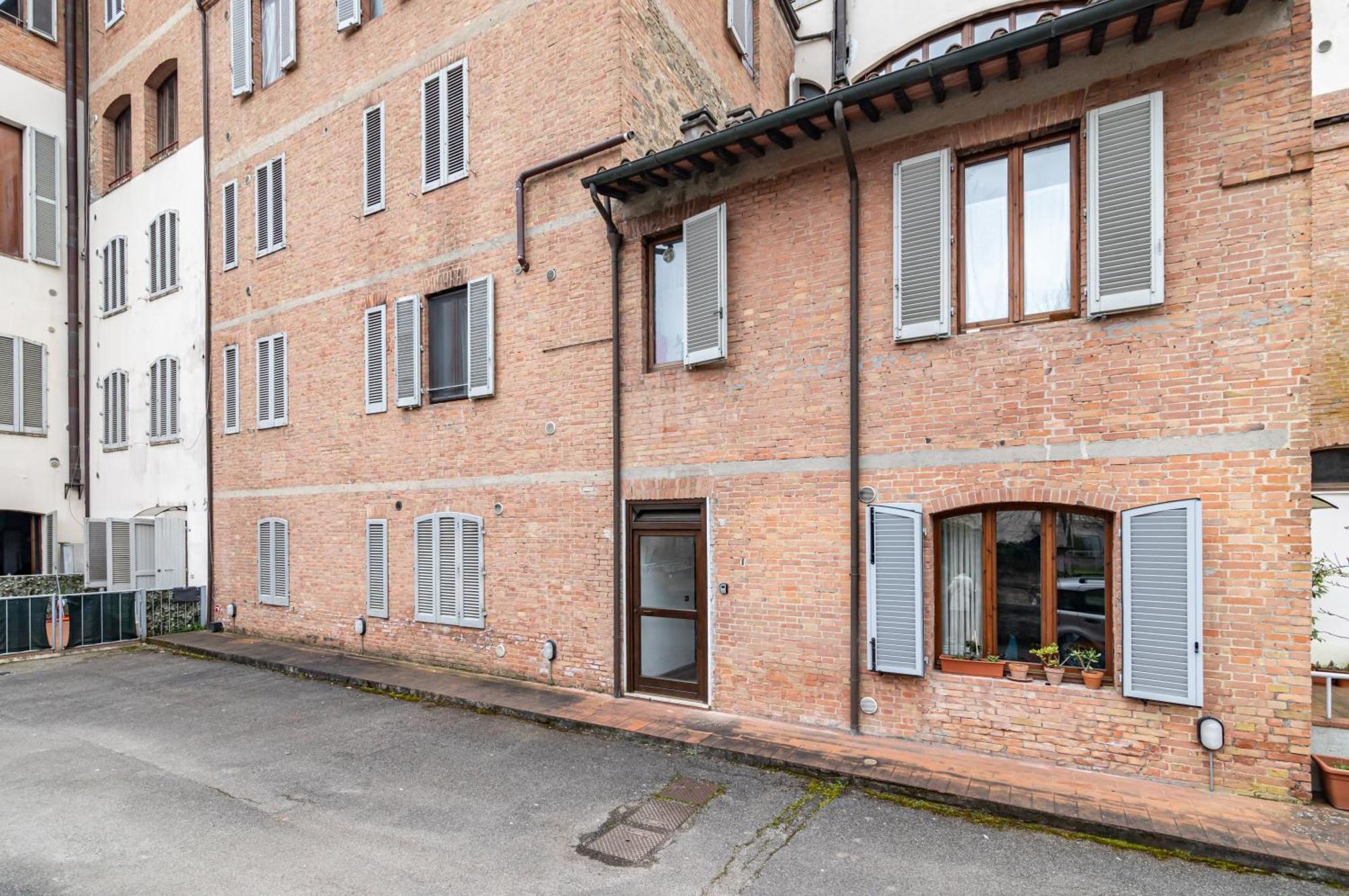Into The Blu Apartment With Private Parking! Сиена Экстерьер фото