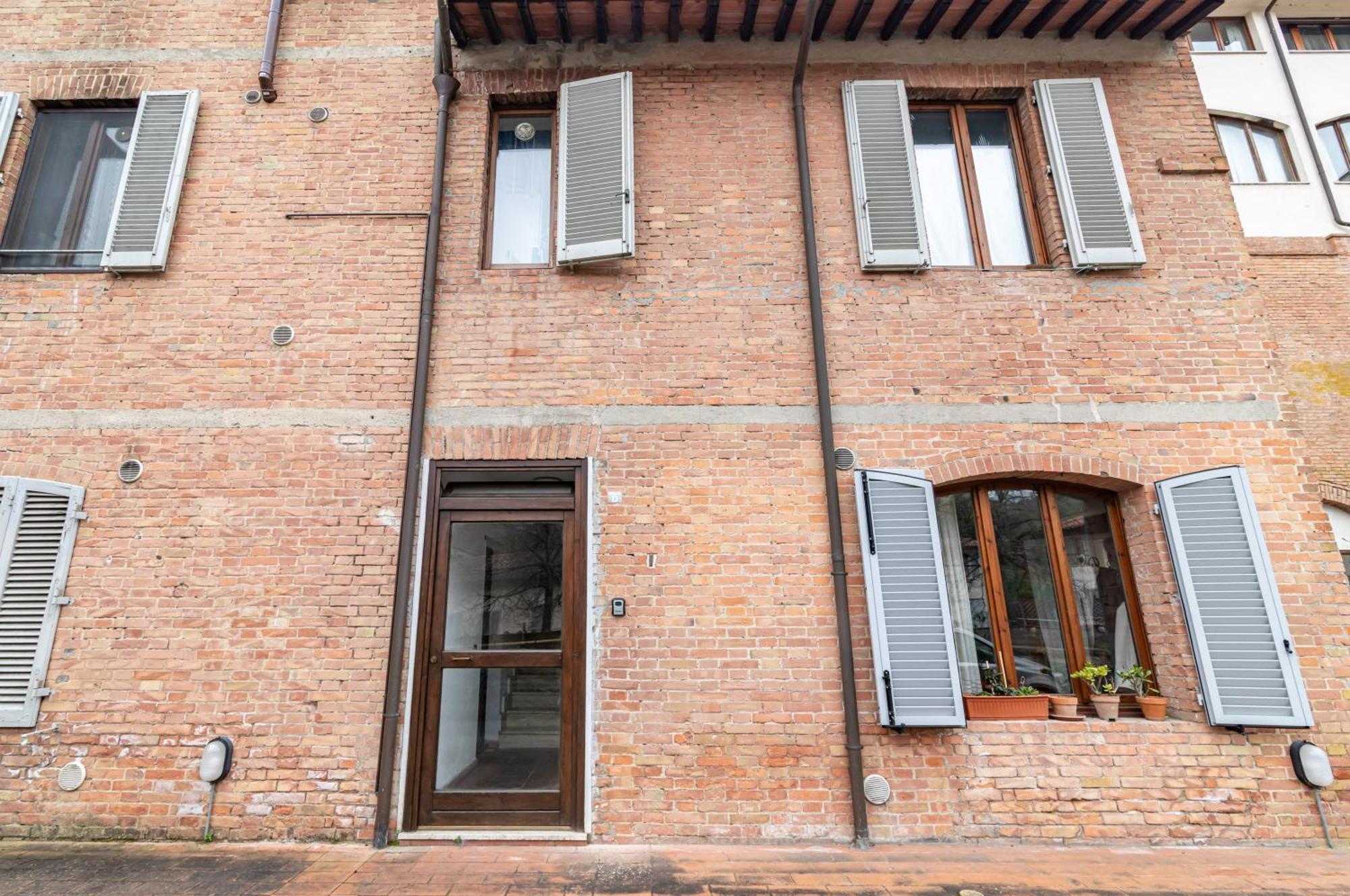 Into The Blu Apartment With Private Parking! Сиена Экстерьер фото